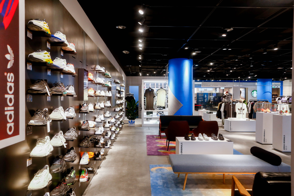 adidas涓夊彾鑽夊畼鏂规棗鑸板簵瑗垮畨,adidas涓夊彾鑽夎タ瀹夋棗鑸板簵