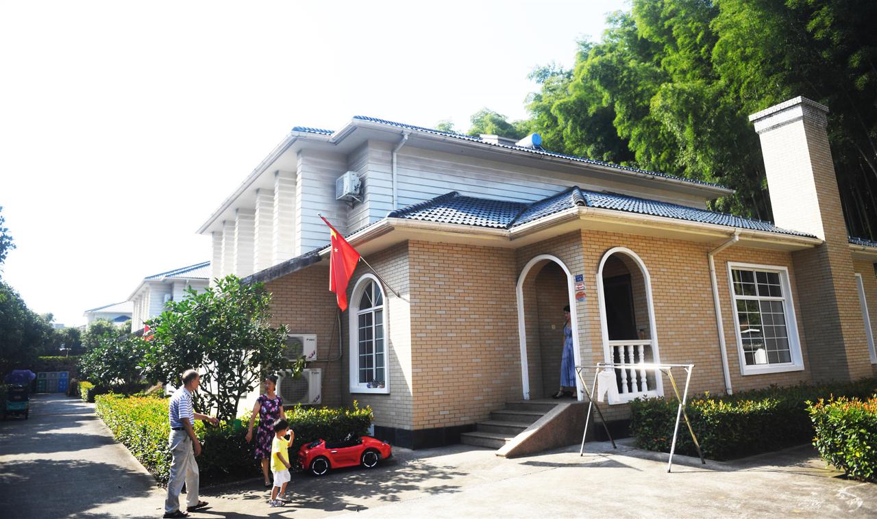 当村民小组长43年，周宝生干得怎么样？