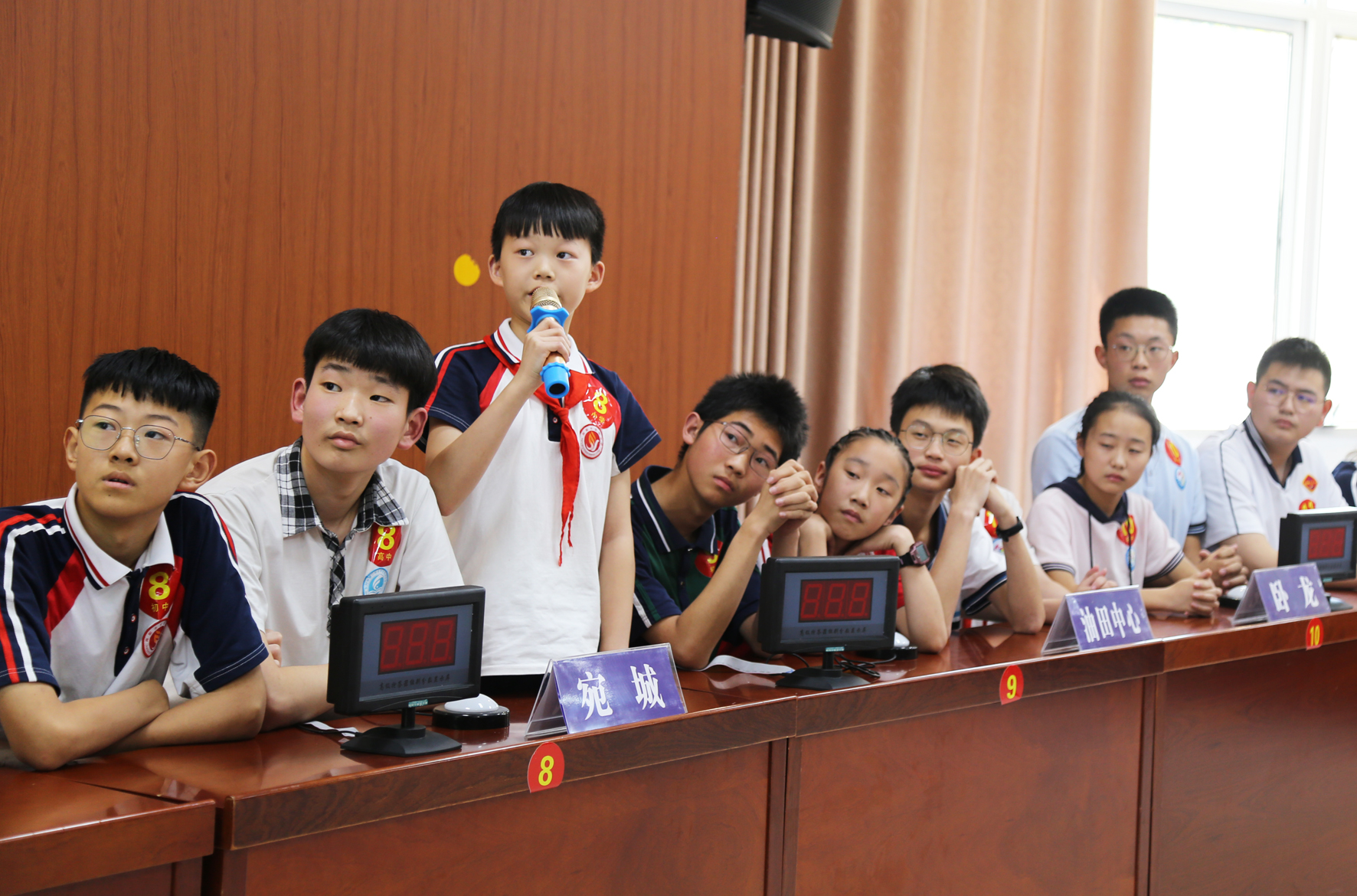 ​6月22日南阳市举办中小学生禁毒知识竞赛决赛——12支参赛队唇枪舌剑话“禁毒”