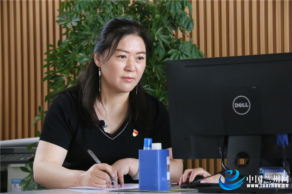 领头羊张亚萍带领南苑路社区华丽蜕变