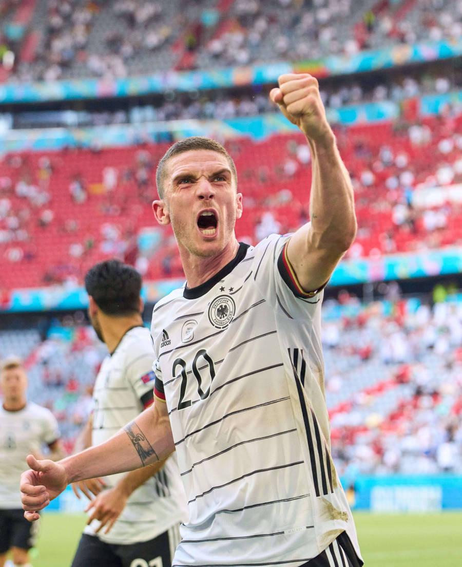 葡法大战|体娱台：本泽马姆巴佩都和C罗互换球衣，这让我想起了可怜的戈森斯