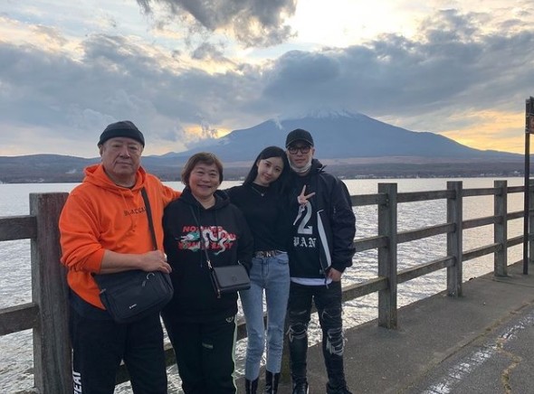 潘玮柏「夫妻视角照」放闪空姐妻!网看她侧面嗨了…狂猜有喜