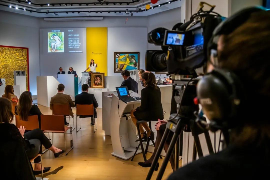 上海浦东美术馆携三大展览亮相，Instagram赞助大都会MetGala意味着什么？