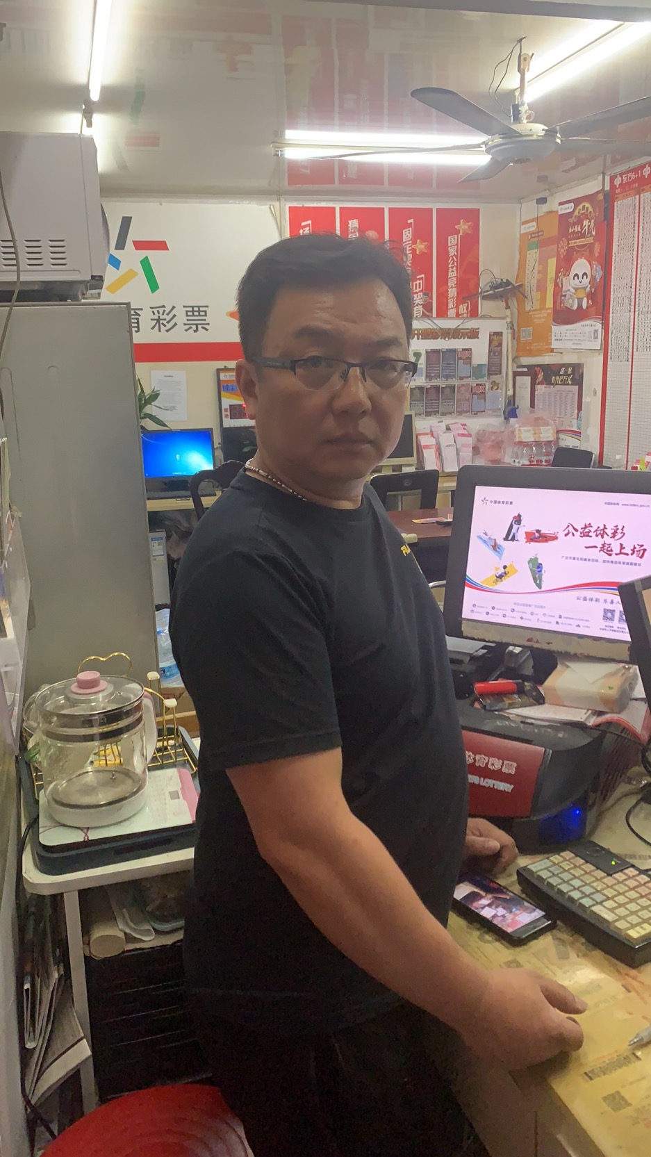 「体彩故事」杨浦区长阳路2117号体彩11662网点——热爱足球，八年老店历久弥新