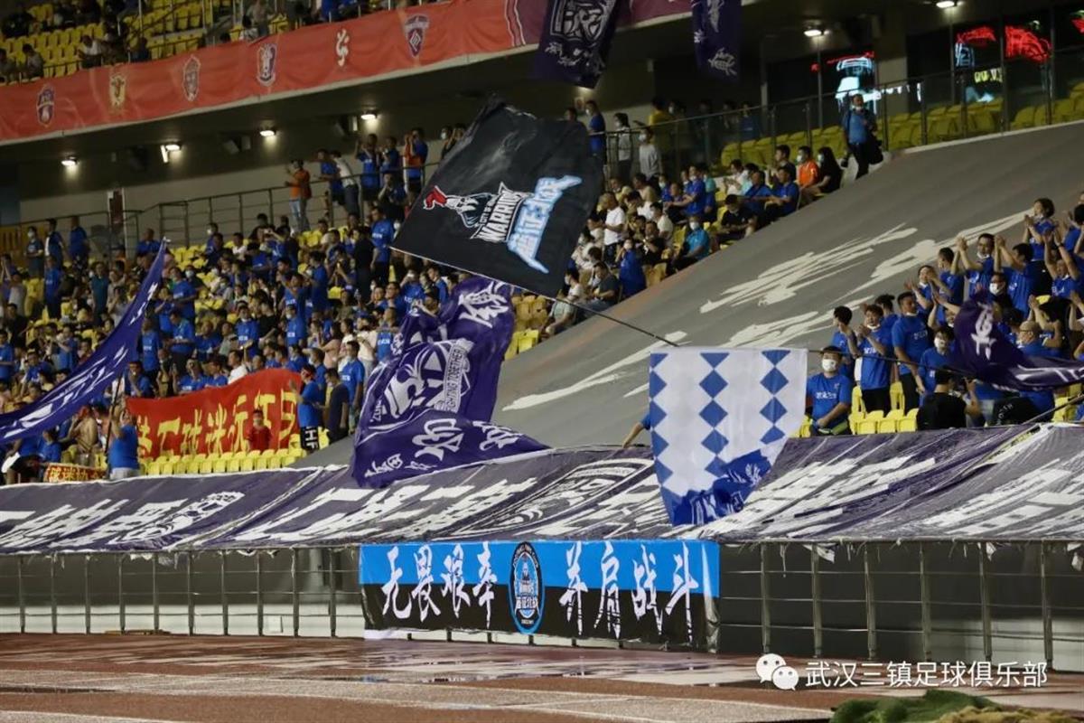 梅西绝杀巴萨3-2皇马全场集锦,吊射破门梅西