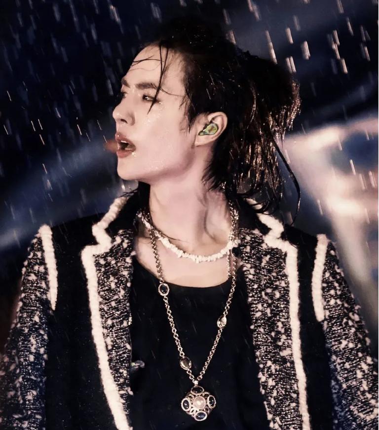 娱乐圈女装大佬,娱乐圈的女大佬