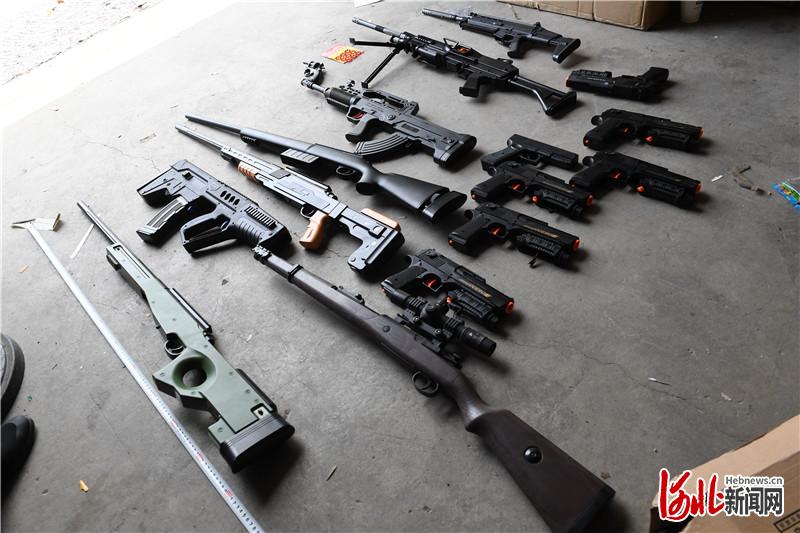 收缴1027支石家庄警方破获特大网络贩卖仿真枪案
