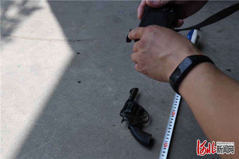 收缴1027支石家庄警方破获特大网络贩卖仿真枪案