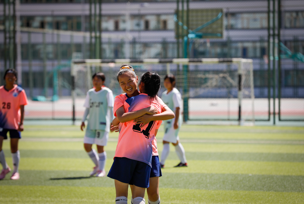 足球看台上的感人时刻,足球场上的感动瞬间文章