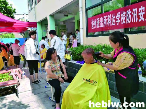 浚县科达中学安置点采访老人,河南浚县科达中学安置点