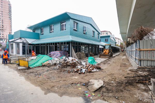 拆掉240米长围墙后,紧邻上海内环的这4个老公房小区,开始“逆袭”