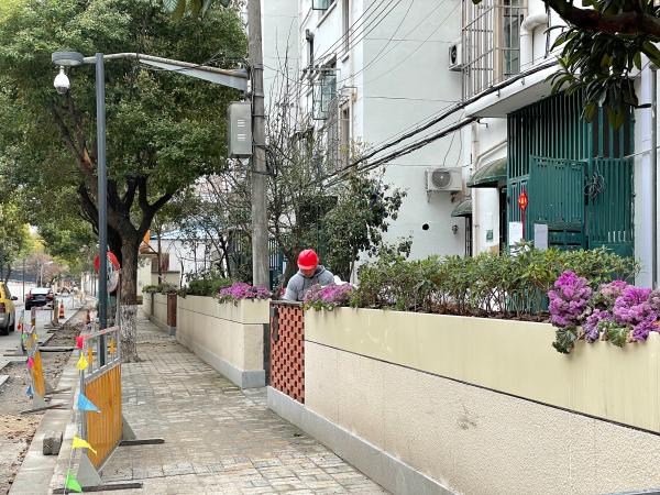 拆掉240米长围墙后,紧邻上海内环的这4个老公房小区,开始“逆袭”