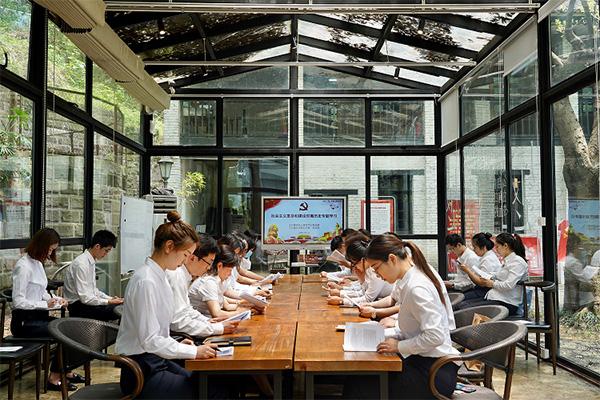 党建与业务深度融合银行,工行党建2024年工作思路