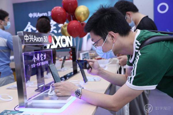 中兴手机形象店投资多少钱,深圳中兴形象店