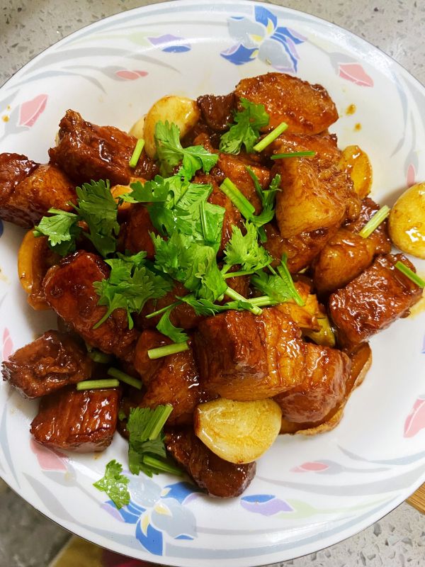 五花肉烧鲍鱼视频,好吃又好看的五花肉