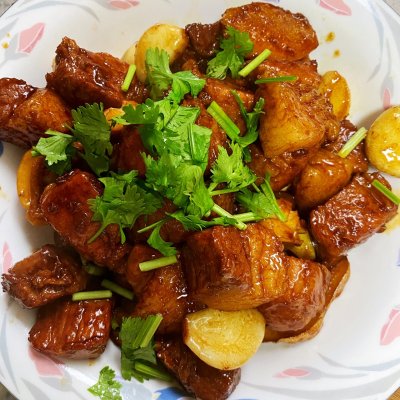 五花肉烧鲍鱼视频,好吃又好看的五花肉