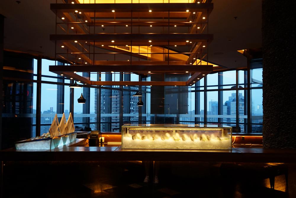 火锅、糖油果子、甜皮鸭、辣椒面......这些在成都酒吧喝的酒，yyds