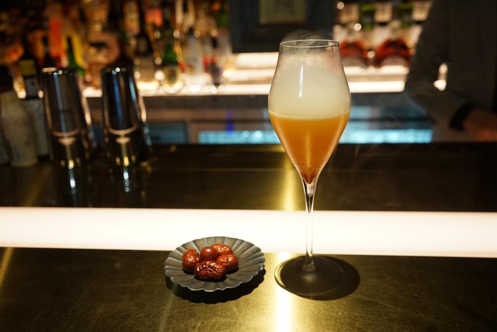 火锅、糖油果子、甜皮鸭、辣椒面......这些在成都酒吧喝的酒，yyds