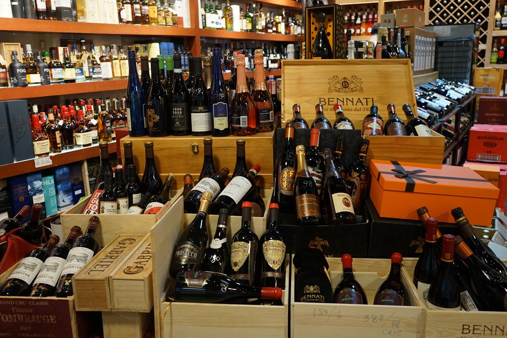 火锅、糖油果子、甜皮鸭、辣椒面......这些在成都酒吧喝的酒，yyds