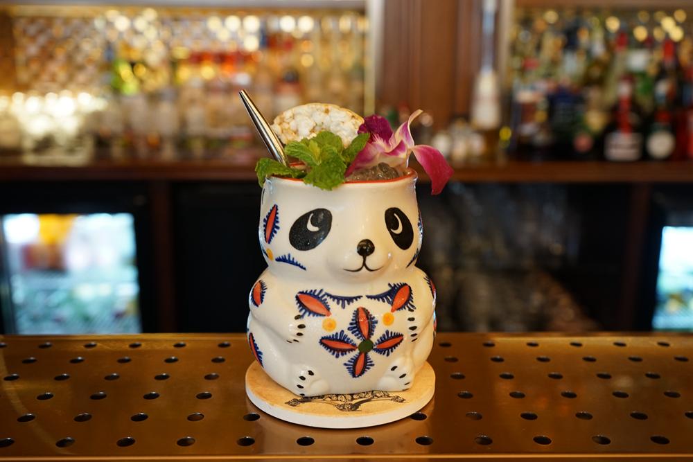 火锅、糖油果子、甜皮鸭、辣椒面......这些在成都酒吧喝的酒，yyds