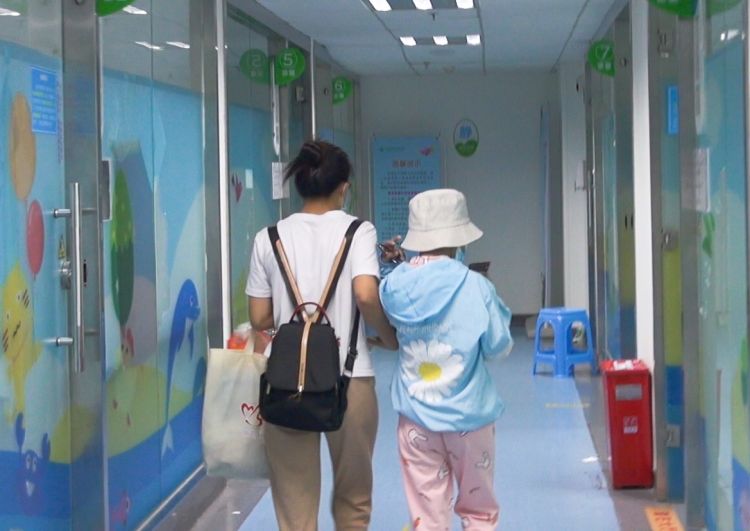 8年坚持换来地贫患儿重生！父母的选择救了孩子