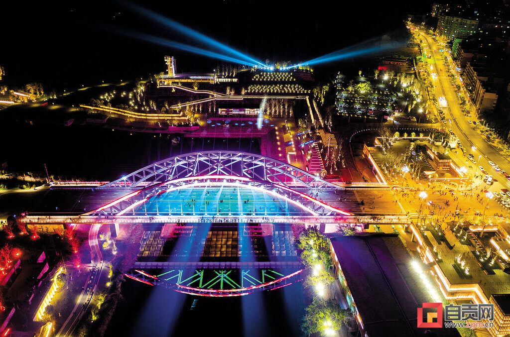 登高望远天地阔砥砺奋进写新篇,登高望远天地阔