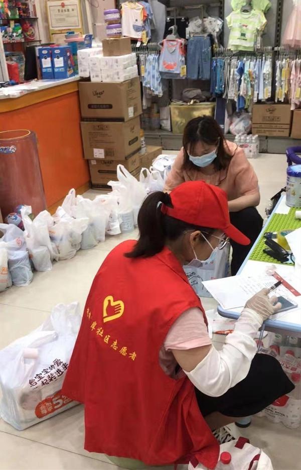 毛毛奶粉哪里找,宝妈们拍照寻同款,下沉*党**员精准代购