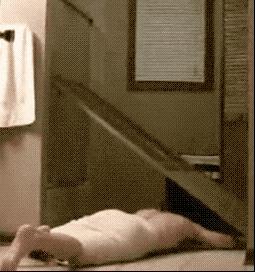 别在门口放“门垫”了?真脏!学学年轻人的做法,干净又实用