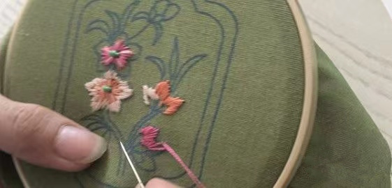 学做暑假手工,自制清新小香囊