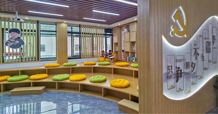 鍏卞瘜璺笂濂嬪姏濂旇窇,鍏卞瘜璺笂