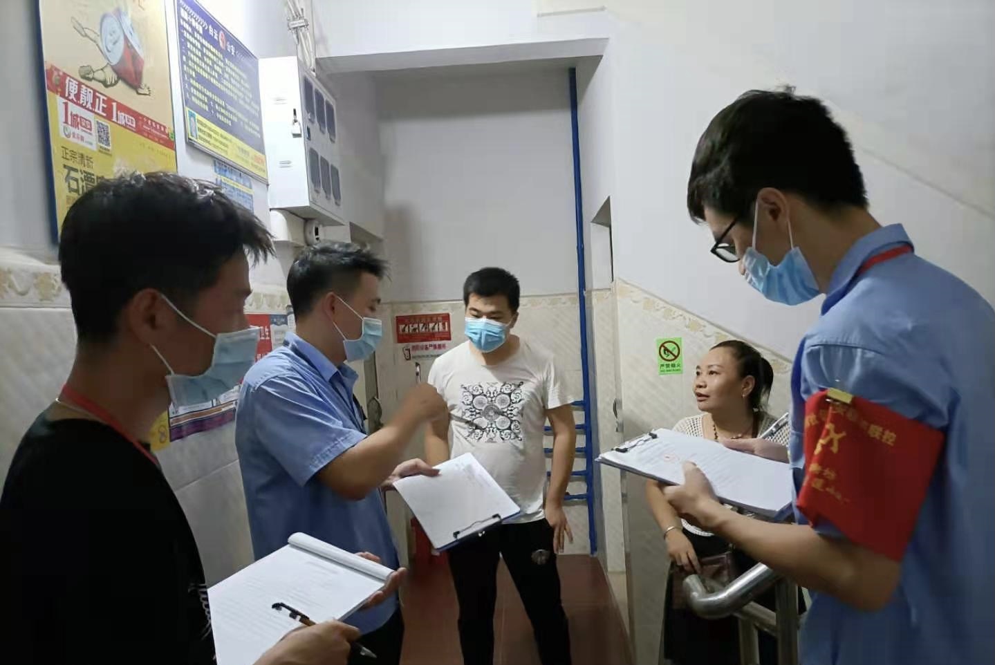 疫情防控一线守房人,筑牢社区疫情防控安全线