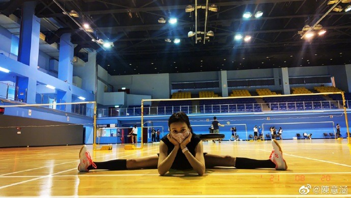 史上最强孕妇陈意涵,陈意涵挺孕肚子跑步