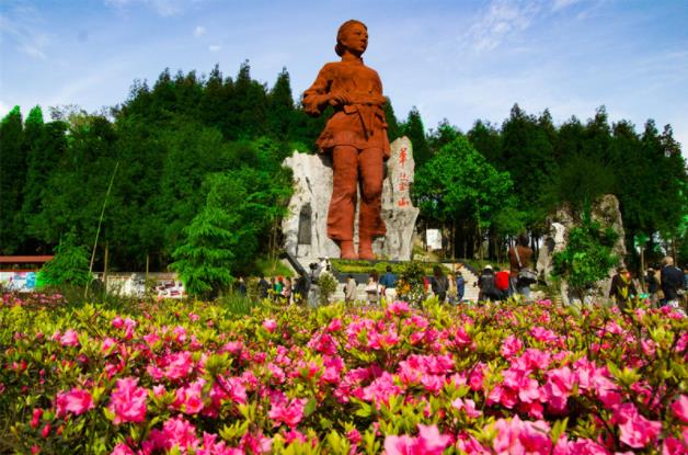 赓红续绿让华蓥山“亮”起来