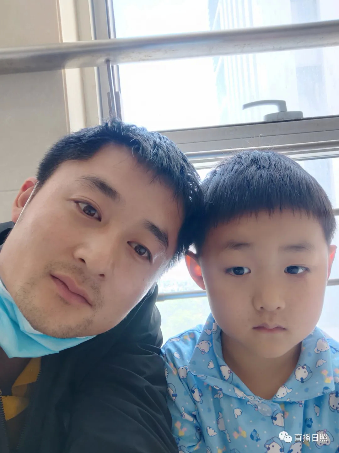 5岁男孩腿上老是有青一块紫一块,5岁男孩小腿出现圆点淤青