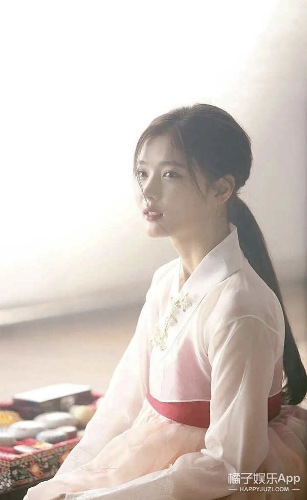 还记得《拥抱太阳的月亮》的小烟雨吗？逆袭太成功