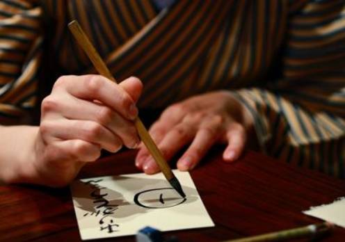 毛笔握笔与铅笔握笔的区别,书法入门基本功毛笔握笔位置