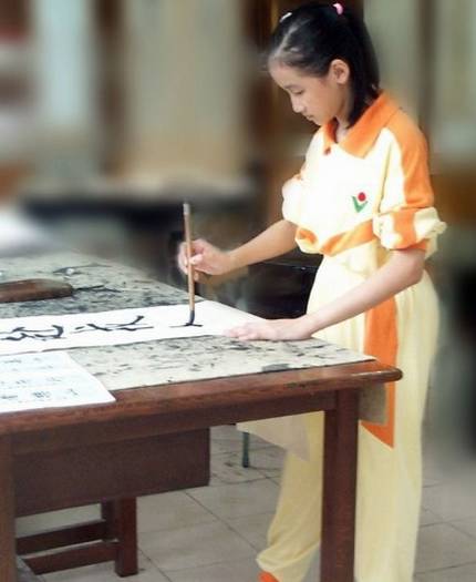 毛笔握笔与铅笔握笔的区别,书法入门基本功毛笔握笔位置