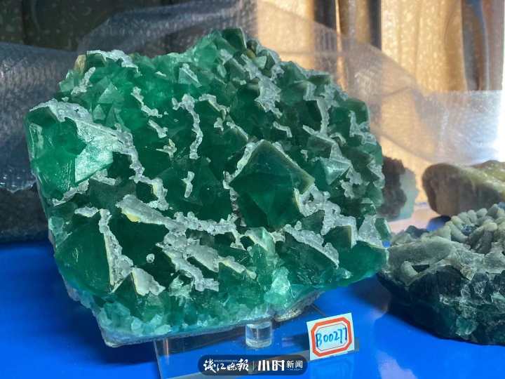 王炸！浙北发现500万吨“夜明珠”，粉、绿、紫、黄各种颜色都有