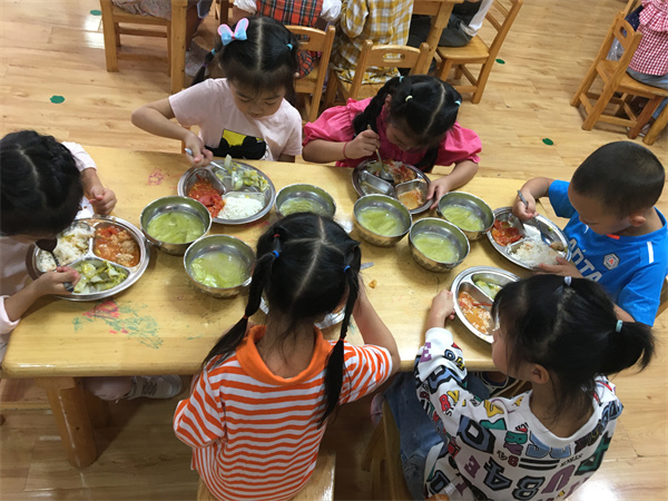 时光恰好相约初秋——记雨城区一幼开学第一天