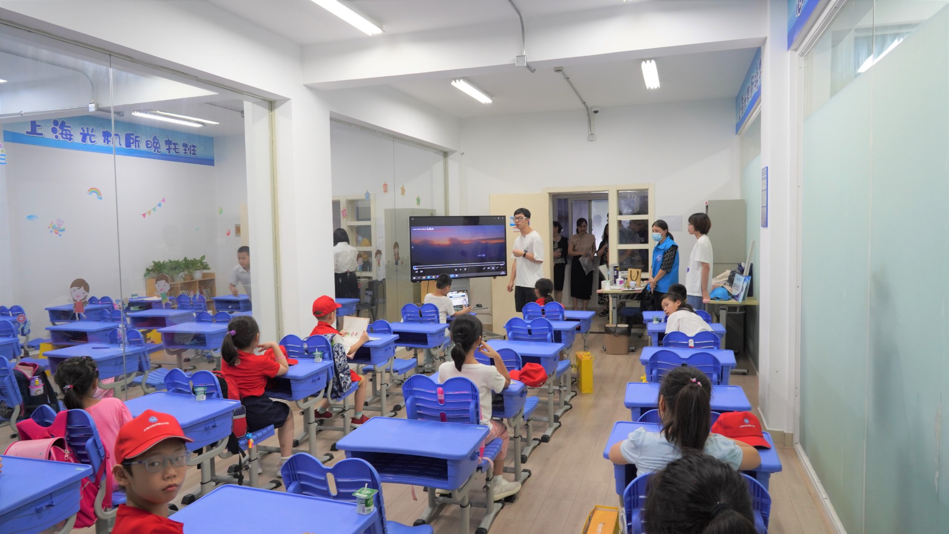 “接、吃、学”全包!上海光机所职工子女晚托班开班