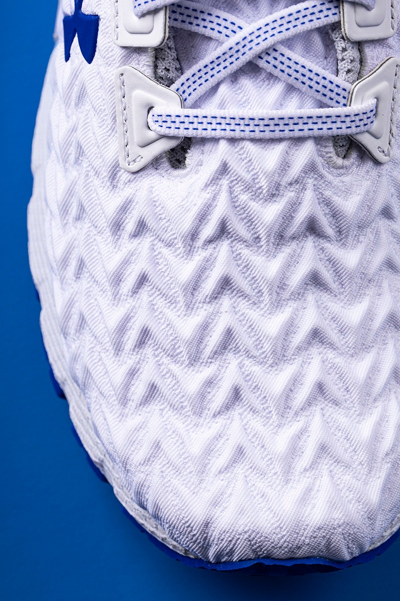 UA「仿生黑科技」曝光!这才叫「定制级」脚感