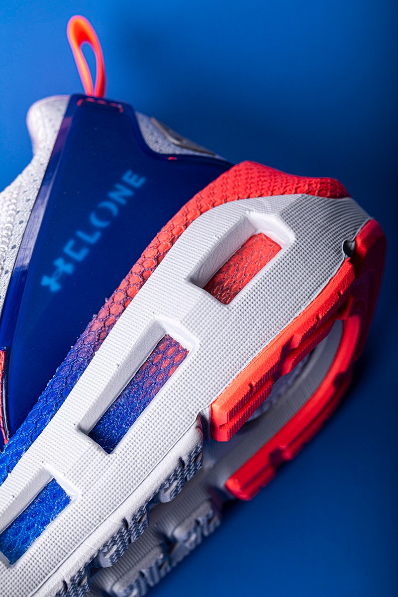 UA「仿生黑科技」曝光!这才叫「定制级」脚感