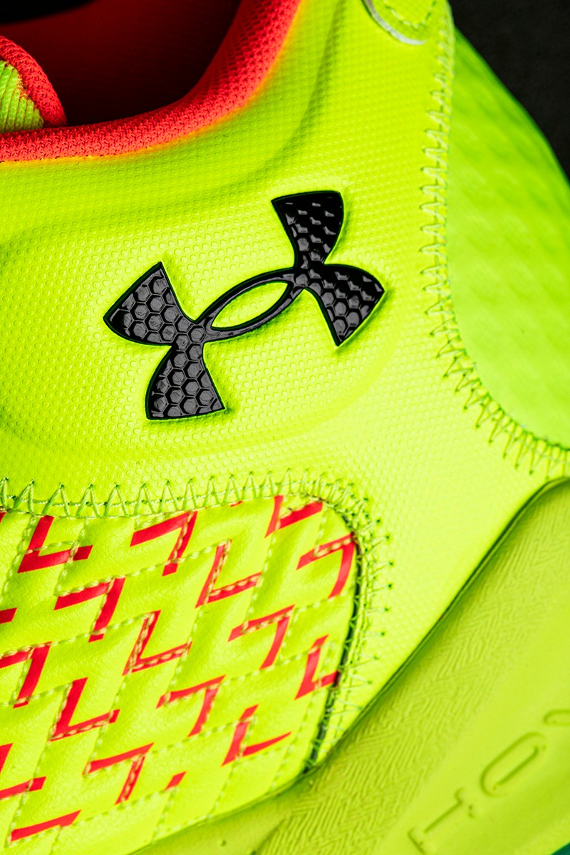 UA「仿生黑科技」曝光!这才叫「定制级」脚感