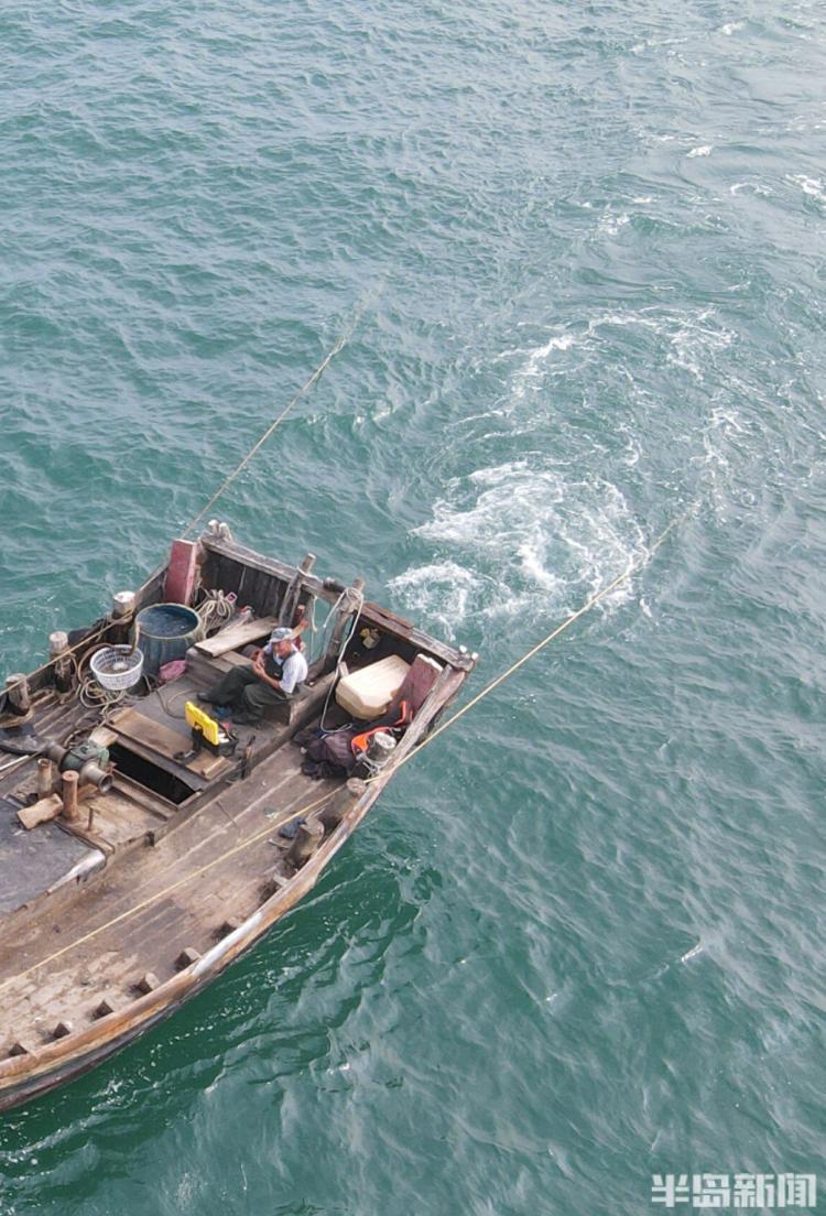 半岛聚焦丨从网捕到上码头仅1小时,最新鲜的“小船海鲜”怎么捕来的?