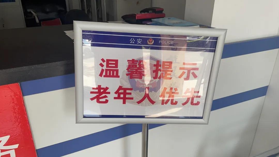 网格化志愿服务助力文明城市创建,助力文明城市创建志愿者上街劝导