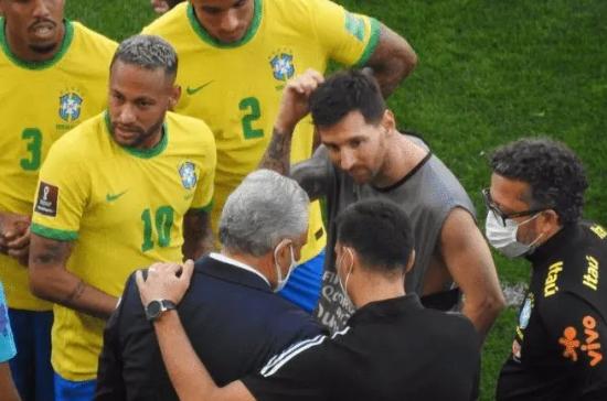 世预赛巴阿大战因防疫规定被中断，巴西卫生局“足球场执法”遭梅西怒批如一出“儿戏”