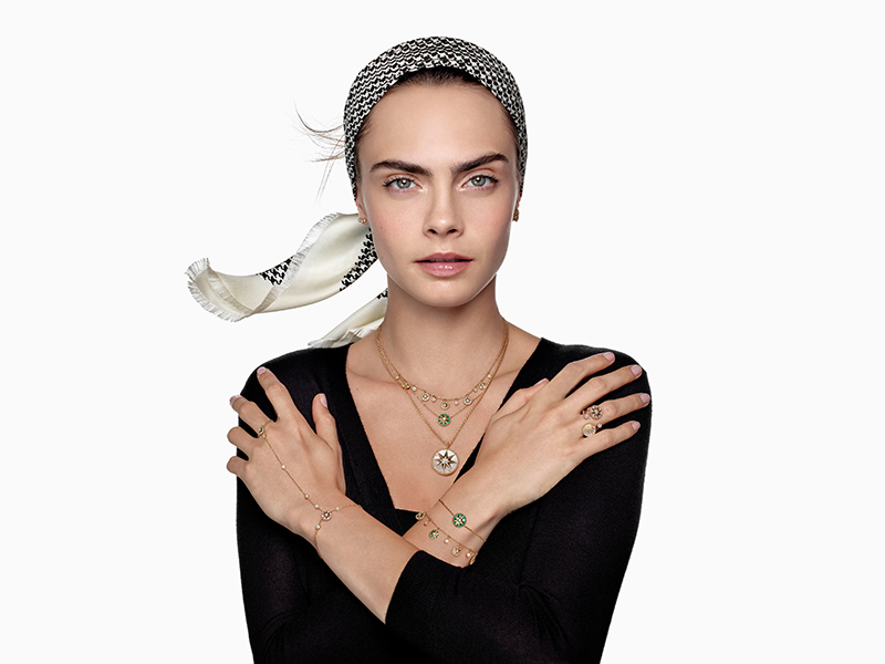 今日消费资讯：AAPE和NewBalance带来联名系列、极氪在杭州开出全国首家“极氪中心”