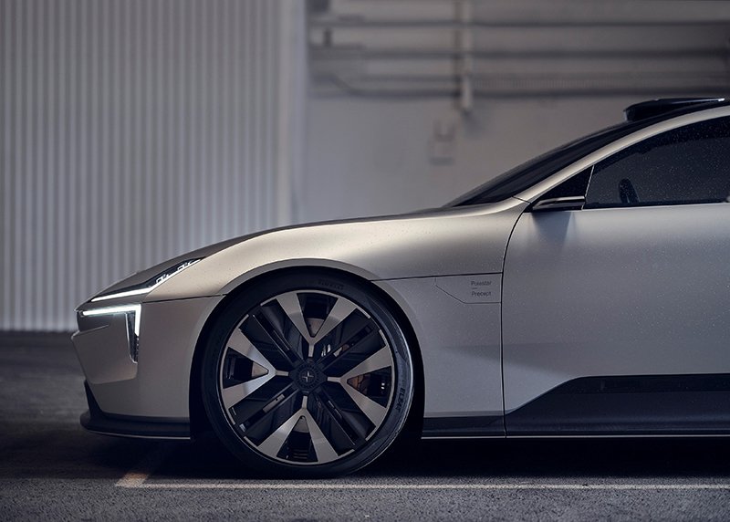 今日消费资讯：AAPE和NewBalance带来联名系列、极氪在杭州开出全国首家“极氪中心”