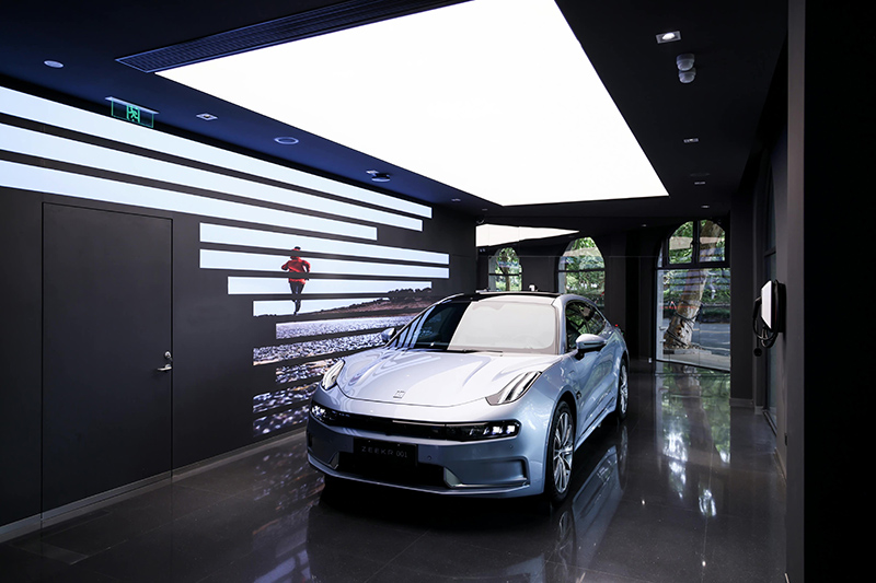 今日消费资讯：AAPE和NewBalance带来联名系列、极氪在杭州开出全国首家“极氪中心”