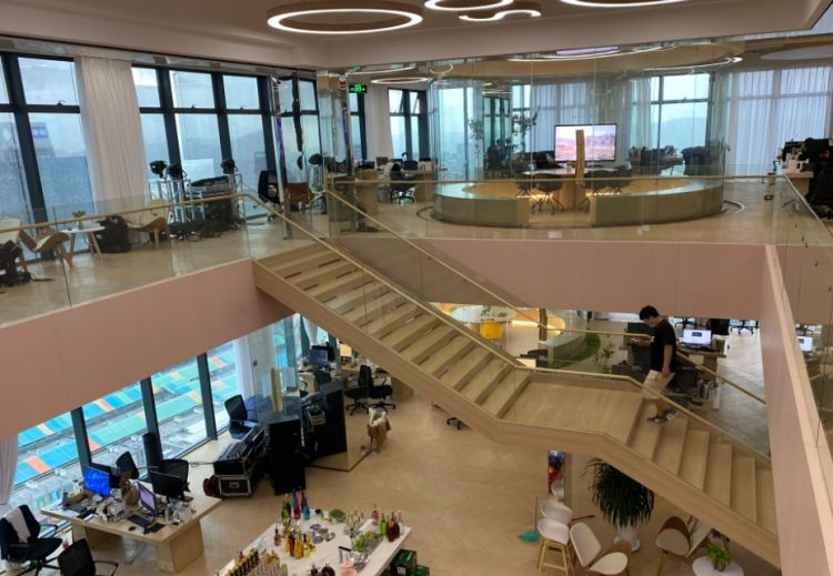 龙岗产业“高地”巡礼,32|走平湖,看“万商聚,繁华启”亚钢1号:打造高品质园区服务ICT产业集群